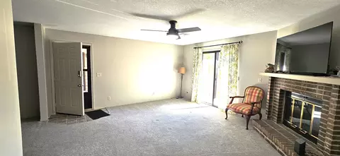 Living - 1500 E 10th Ave D12 #1500 E 10TH AVE D12, Winfield, KS 67156 photo 5 of 6