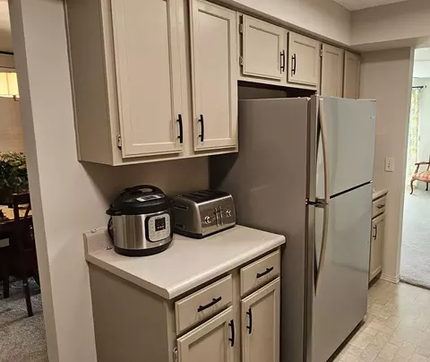 Kitchen - 1500 E 10th Ave D12 #1500 E 10TH AVE D12, Winfield, KS 67156 photo 4 of 4