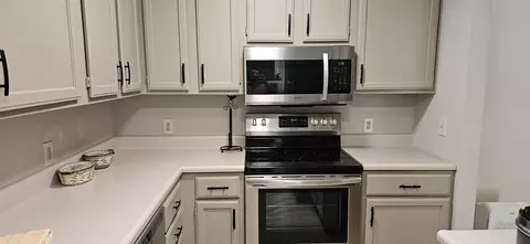 Kitchen - 1500 E 10th Ave D12 #1500 E 10TH AVE D12, Winfield, KS 67156 photo 1 of 4