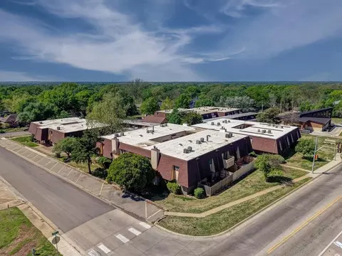 View/Area - 1500 E 10th Ave D12 #1500 E 10TH AVE D12, Winfield, KS 67156 photo 1 of 1