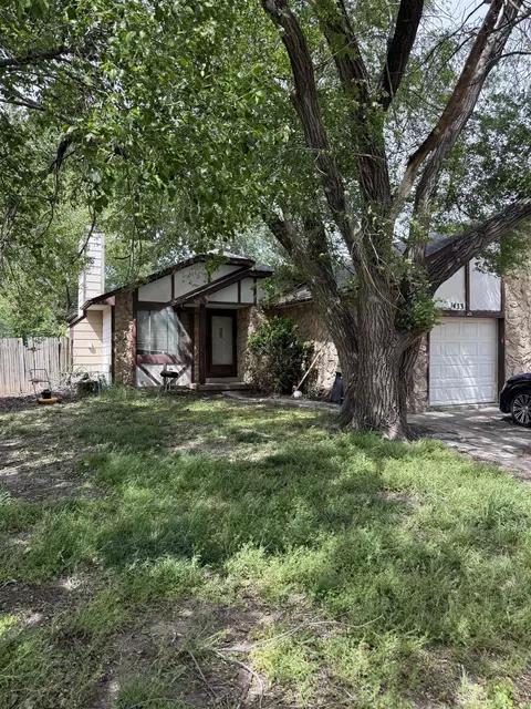 1433 S Todd Place Ct, Wichita, KS 67207