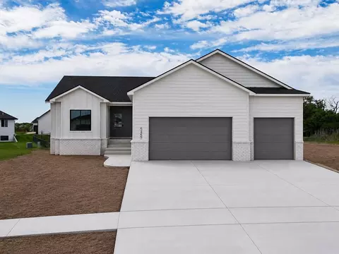 5457 N St Paul St, Wichita, KS 67204