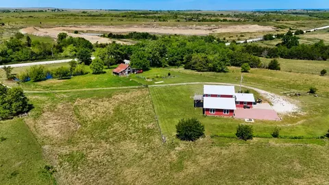 33225 Wabaunsee, Alma, KS 66401