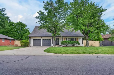 116 N Burr Oak Rd, Wichita, KS 67206