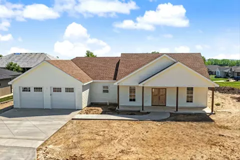 1537 Cedar Point Pl, Salina, KS 67401