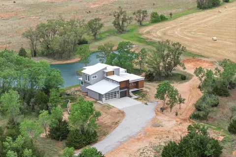 1546 W 10th Ave, Argonia, KS 67004