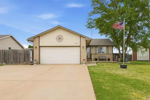 1338 N Aksarben Ct, Wichita, KS 67235