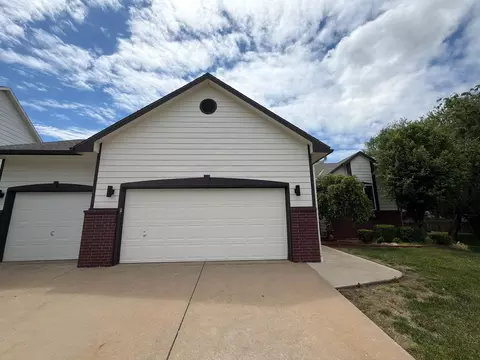 407 Country Hills Ct, Augusta, KS 67010