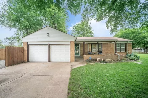 802 W 32nd St N, Wichita, KS 67204