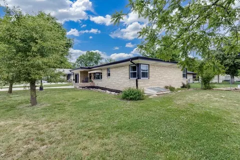Exterior - 528 Sweezy, Halstead, KS 67056 photo 2 of 4