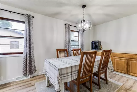 Dining - 528 Sweezy, Halstead, KS 67056 photo 1 of 2