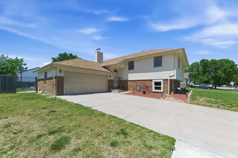 2213 N Forest Park St, Derby, KS 67037