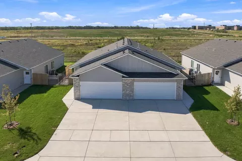 1282712829 E Blake St, Wichita, KS 67230