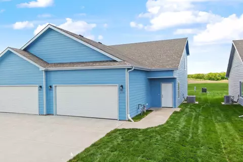 2719 Amelia Ln, Salina, KS 67401