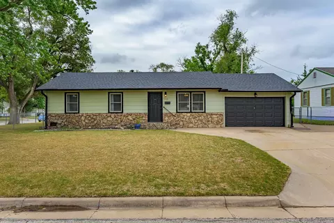 1227 W 19th Ave, Hutchinson, KS 67502
