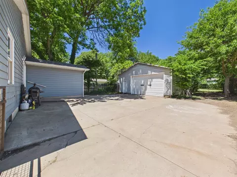 Exterior - 628 E Main St, Mulvane, KS 67110 photo 4 of 6