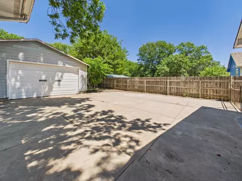 Exterior - 628 E Main St, Mulvane, KS 67110 photo 3 of 6