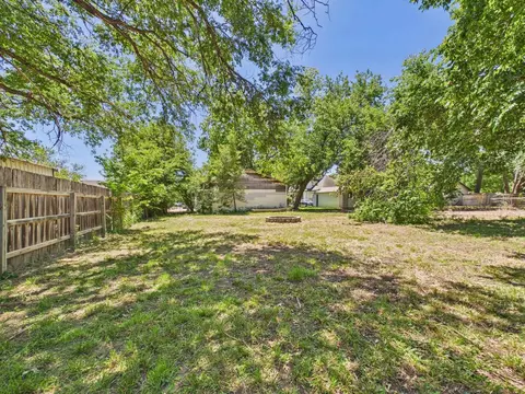 Exterior - 628 E Main St, Mulvane, KS 67110 photo 5 of 6