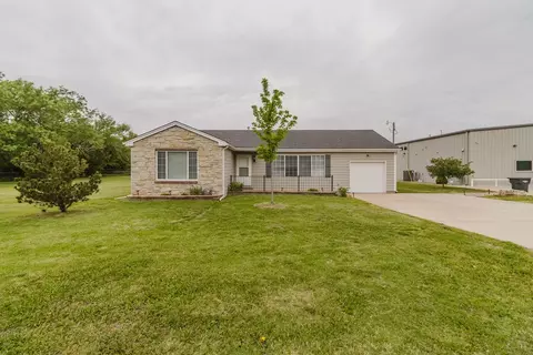 2335 S S Crst, Wichita, KS 67207