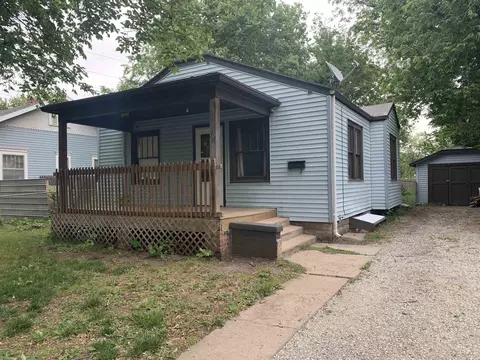 1906 S Washington Ave, Wichita, KS 67211