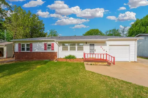 610 Morningside Dr, Wellington, KS 67152