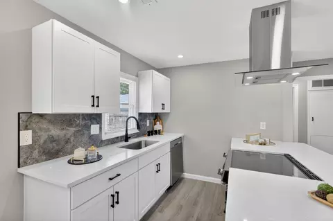 Kitchen - 428 E Bridge St, Mulvane, KS 67110 photo 2 of 2