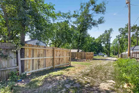 Exterior - 428 E Bridge St, Mulvane, KS 67110 photo 6 of 6