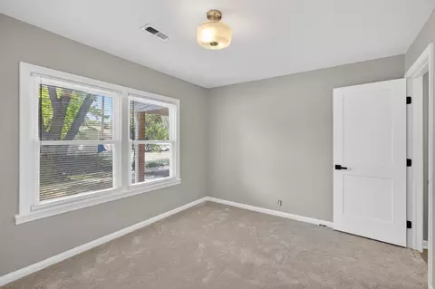 Bedroom - 428 E Bridge St, Mulvane, KS 67110 photo 4 of 5