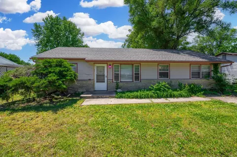 2009 E 52nd St, Wichita, KS 67216