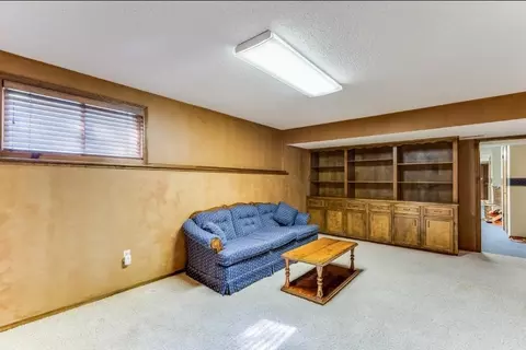 Living - 16 N Circle Dr, Mulvane, KS 67110 photo 4 of 8