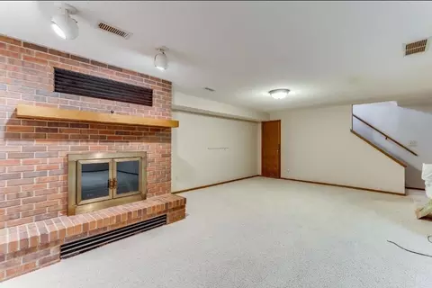 Living - 16 N Circle Dr, Mulvane, KS 67110 photo 5 of 8