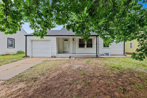 2620 S Santa Fe St, Wichita, KS 67216