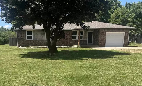 629 N Maple St, Douglass, KS 67039