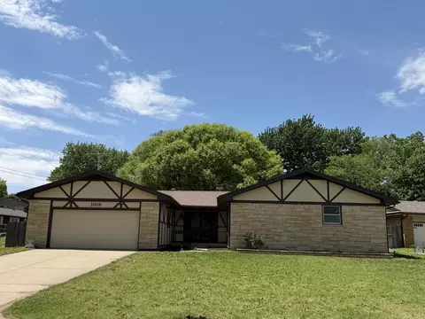 1019 N Chipper Ln, Wichita, KS 67212