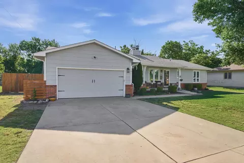 1414 Tanglewood Ct, Rose Hill, KS 67133