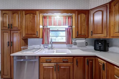 Kitchen - 1810 E 13th Ave, Winfield, KS 67156 photo 3 of 6