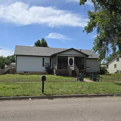 822 Maple St, Gypsum, KS 67448