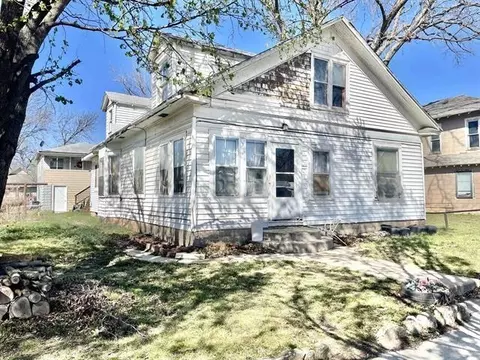 909 S 1st St #909 1/2 S 1ST ST, Arkansas City, KS 67005