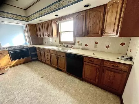 Kitchen - 702 E 12th Ave, Winfield, KS 67156 photo 1 of 1