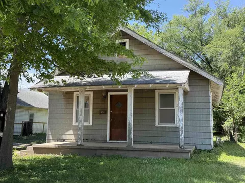 627 N Summit St, El Dorado, KS 67042