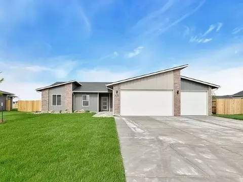 691 W Long Path Ct, Goddard, KS 67052