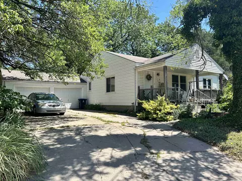 1400 W Edgemoor Dr, El Dorado, KS 67042