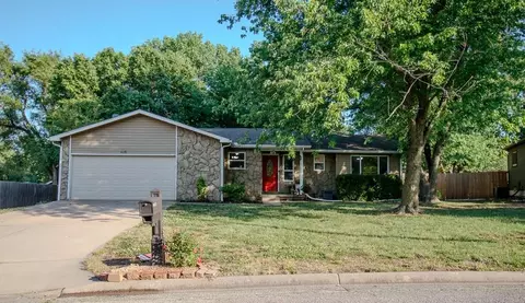 415 E Valley View St, Derby, KS 67037
