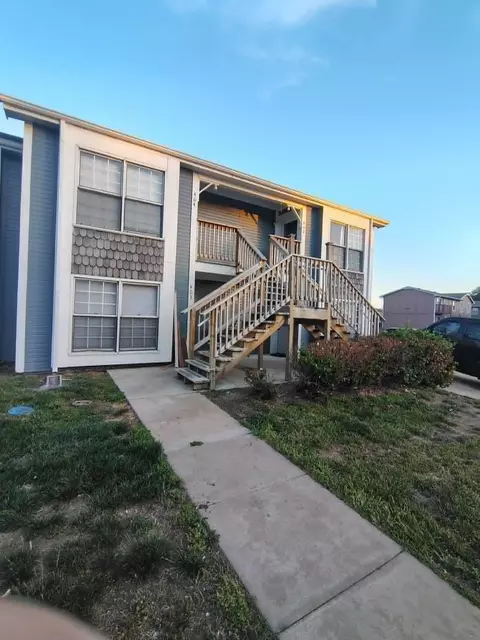 6725 W Shade Ln #403, Wichita, KS 67212