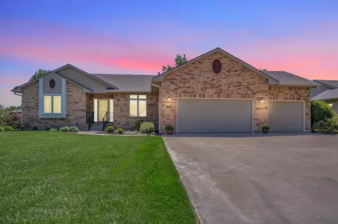 403 Witmarsum W, North Newton, KS 67117