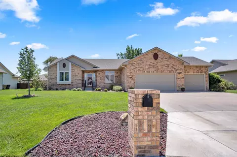 403 Witmarsum W, North Newton, KS 67117