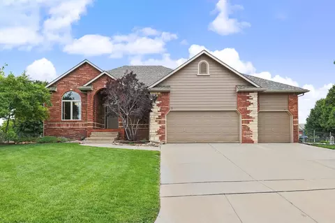 3317 N North Shore Ct, Wichita, KS 67205