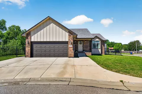 1634 S Smithmoor, Wichita, KS 67207