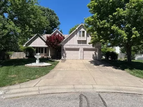 1215 N Fieldcrest Ct, Wichita, KS 67212