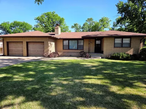 902 E 4th, Newton, KS 67114